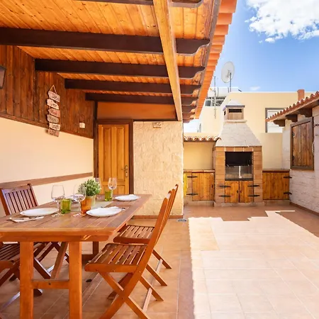 Вилла Luxury With Pool Tenerife Лас Гальетас